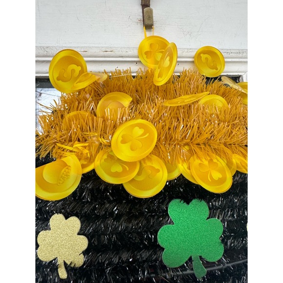 3D Saint Patricks Day Hanging Pot of Gold Wall Wreath Welcome Door Hanger - Picture 2 of 5